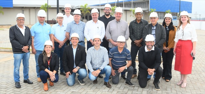 Visita no último dia 19 de maio, com 95% de execução de obra. Em pé: José Carlos Chiozzini, Willian Mori, Roberto Cadiol