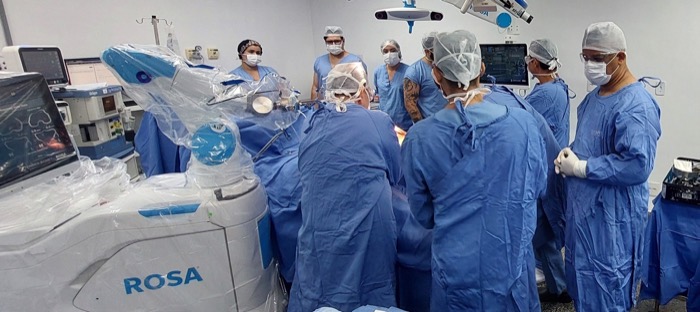 Pioneira. Cirurgia ortopédica com assistência robótica era realizada em Matão